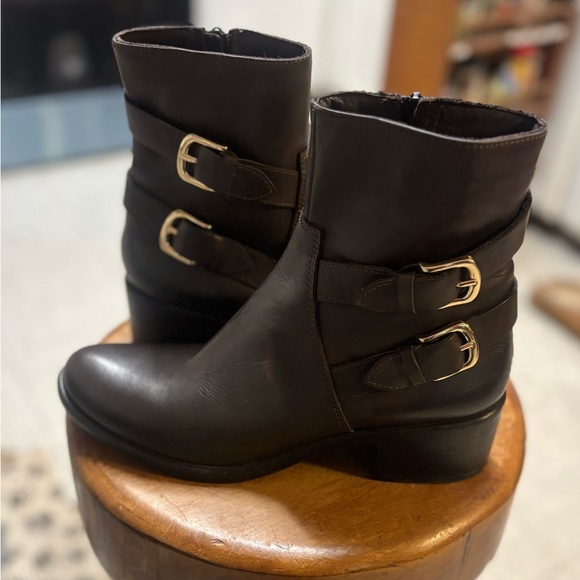 Elegant Women's Brown Ankle Boots with Buckle Detail - Picture 2 of 16